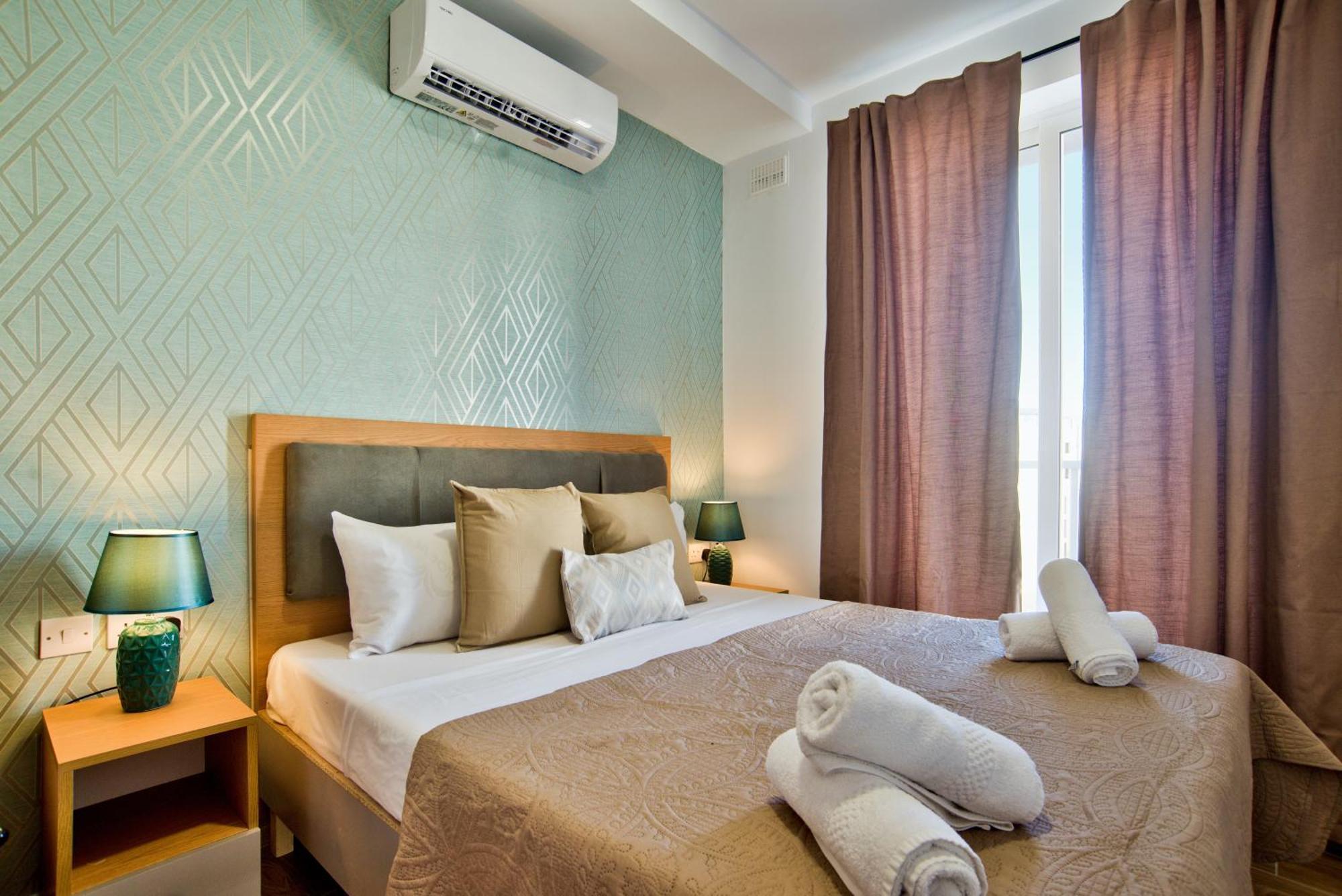 Sliema 2-Bedroom Central Apartments And Penthouse With Jacuzzi Eksteriør billede